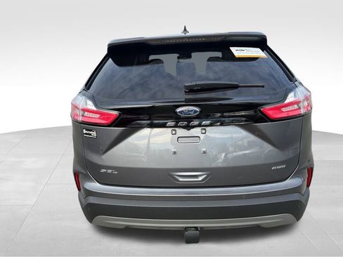 Used 2024 Ford Edge SEL w/ Convenience Package image 4