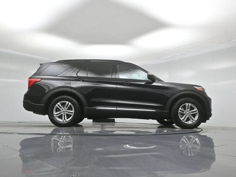 Certified 2023 Ford Explorer XLT w/ Equipment Group 202A RWD image 48