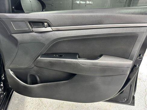Used 2017 Hyundai Elantra Value Edition FWD image 34
