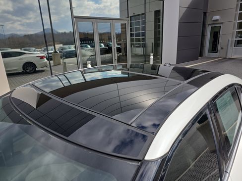 Used 2017 Nissan Maxima 3.5 SL image 11