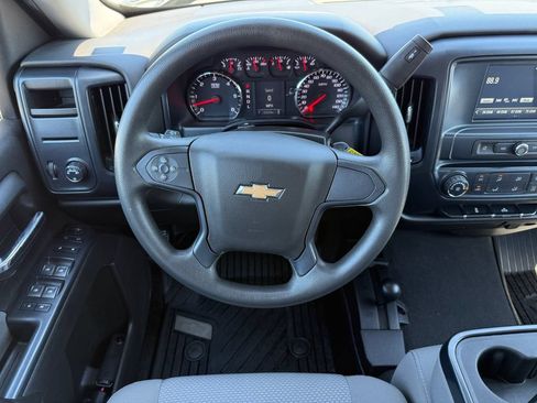 Used 2019 Chevrolet Silverado 1500 Custom w/ Custom Convenience Package AWD/4WD image 14