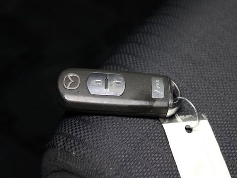 Used 2015 MAZDA MAZDA3 i Sport image 11