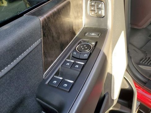 Used 2025 Ford F250 Lariat w/ Lariat Ultimate Package image 18