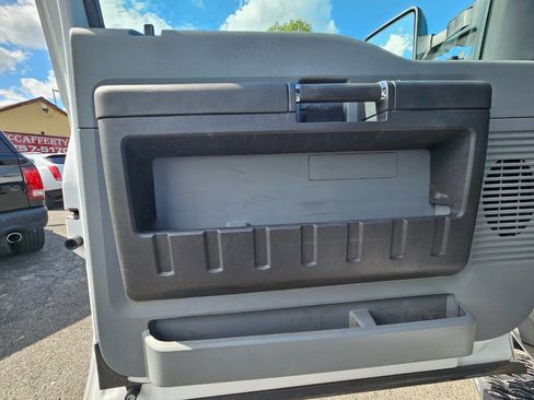 Used 2016 Ford F250 XL w/ Power Equipment Group AWD/4WD image 14