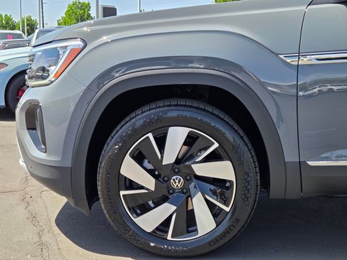 New 2026 Volkswagen Atlas Cross Sport SEL AWD/4WD image 5