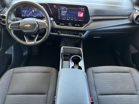 Used 2025 Chevrolet Equinox LT AWD/4WD image 14