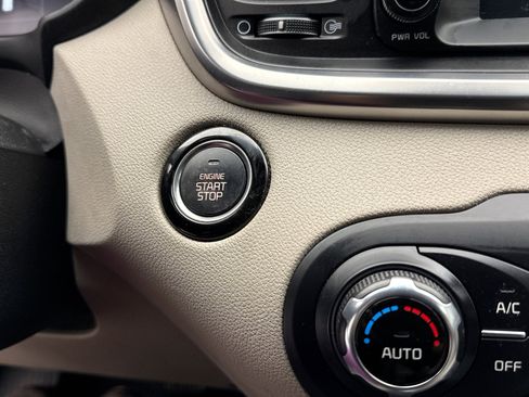 Used 2018 Kia Sorento EX image 19