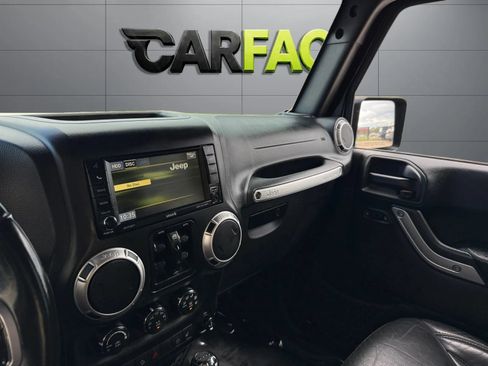 Used 2016 Jeep Wrangler Unlimited Rubicon AWD/4WD image 34