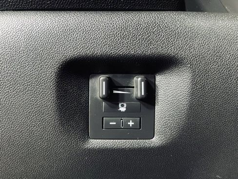 Used 2013 GMC Sierra 3500 SLT image 21