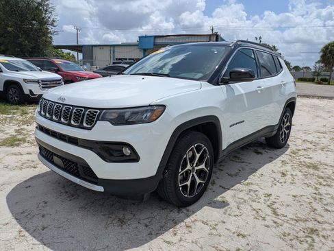 Used 2025 Jeep Compass Limited AWD/4WD image 8