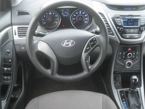 Used 2016 Hyundai Elantra SE FWD image 11