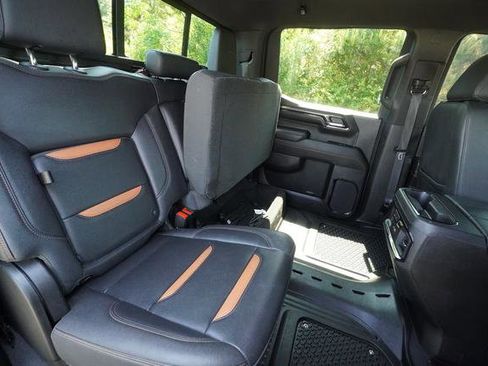 Used 2023 GMC Sierra 1500 AT4 w/ Technology Package AWD/4WD image 30