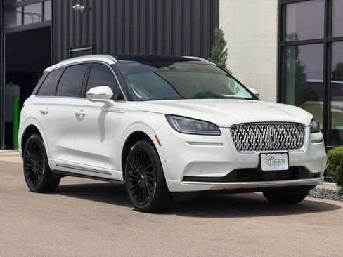Used 2021 Lincoln Corsair Reserve w/ Equipment Group 201A AWD/4WD image 4