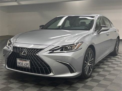 Certified 2024 Lexus ES 300h w/ Premium Package image 2