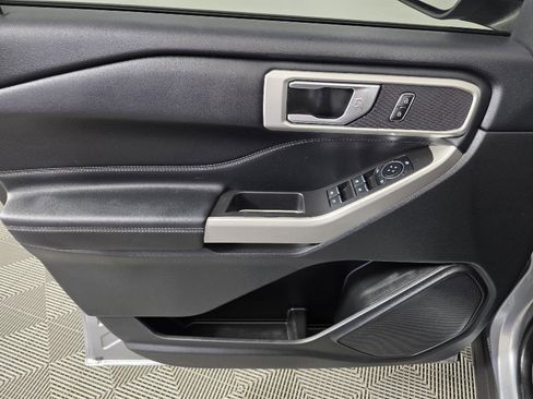 Used 2023 Ford Explorer XLT w/ Equipment Group 202A image 14