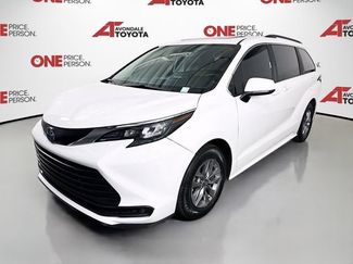 Used 2025 Toyota Sienna LE w/ LE Plus Package video 3