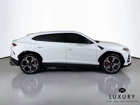 Used 2021 Lamborghini Urus image 5