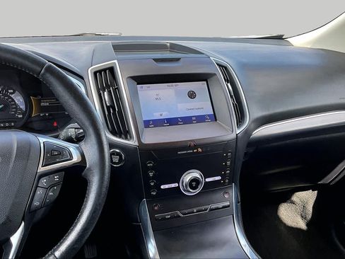 Used 2020 Ford Edge Titanium FWD image 7
