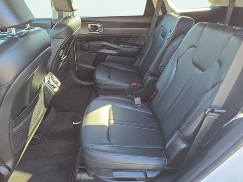 Certified 2023 Kia Sorento SX image 21