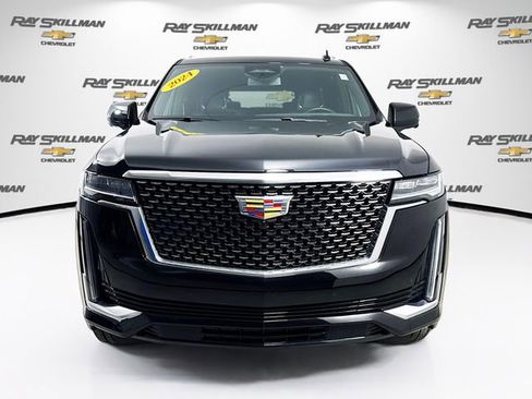 Used 2024 Cadillac Escalade ESV Luxury image 2