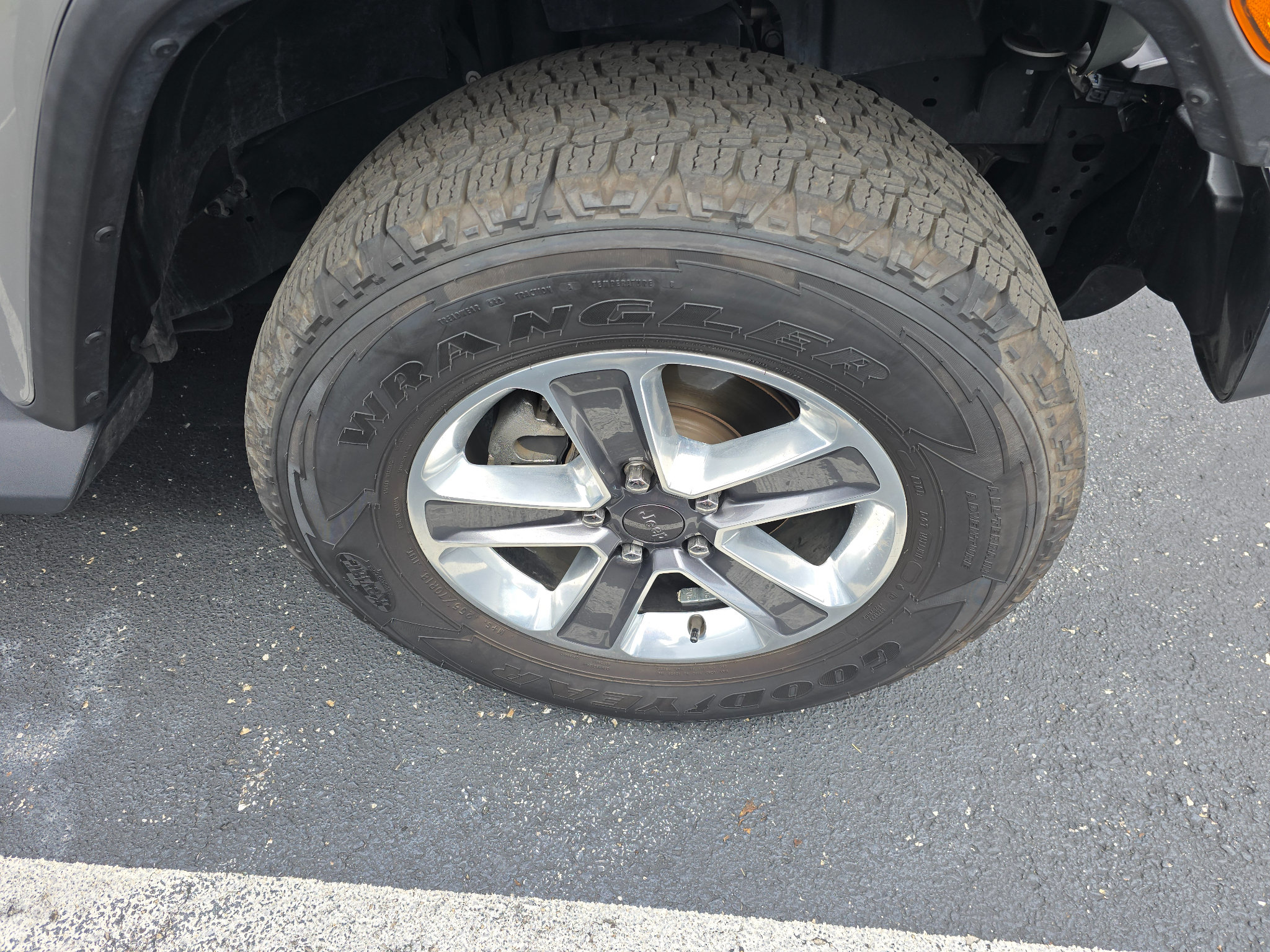 Used 2021 Jeep Wrangler Unlimited Sahara AWD/4WD image 9