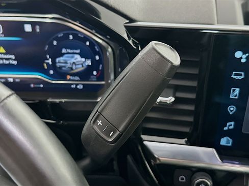 Used 2023 Chevrolet Silverado 1500 LT image 24