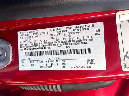 Used 2024 Ford Escape ST-Line w/ Cold Weather Package FWD image 24