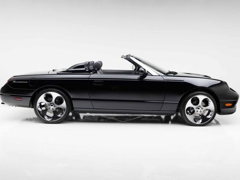 Used 2002 Ford Thunderbird RWD image 15