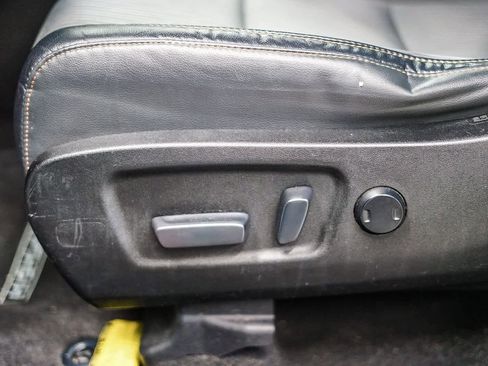 Used 2017 Toyota Highlander Plus w/ Carpet Mat Package image 20