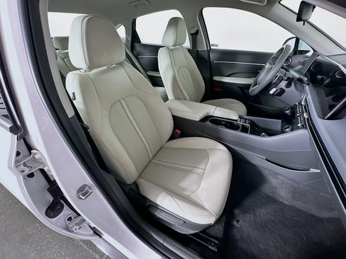 Used 2025 Hyundai Sonata SEL FWD image 30