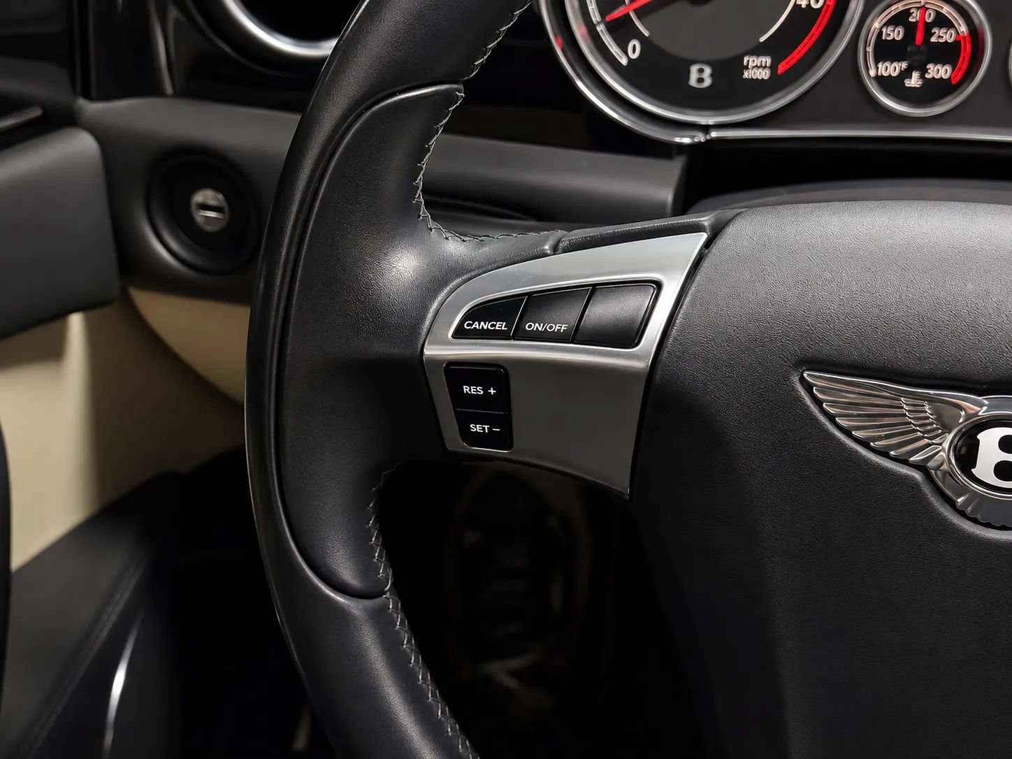 Used 2015 Bentley Flying Spur V8 AWD/4WD image 36