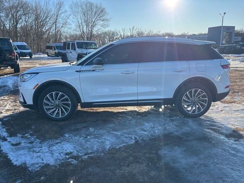 Used 2023 Lincoln Corsair Reserve w/ Rear Removable Package Tray image 8