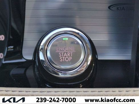 Used 2021 Lincoln Corsair AWD w/ Sport Package image 29