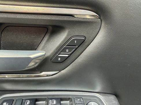 Used 2019 RAM 1500 Limited w/ Body Color Bumper Group image 15