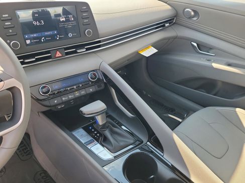 New 2026 Hyundai Elantra SEL Sport image 30