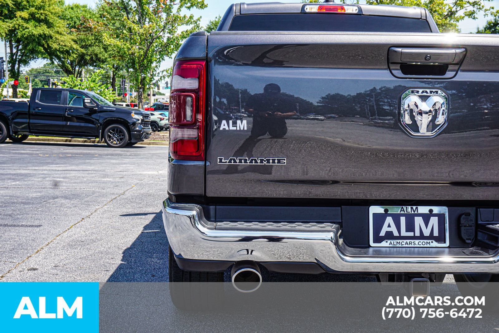 Used 2024 RAM 1500 Laramie AWD/4WD image 16