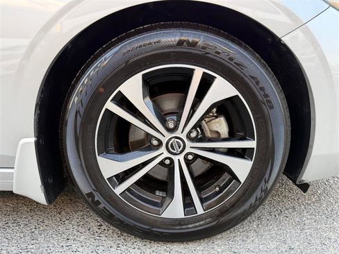 Used 2020 Nissan Sentra SV image 11