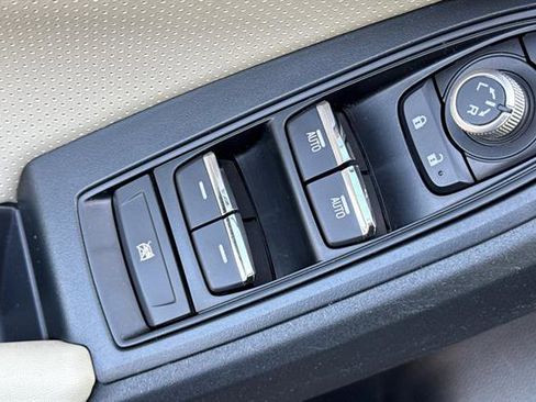 Used 2020 Subaru Impreza 2.0i Limited w/ Popular Package #2 image 11