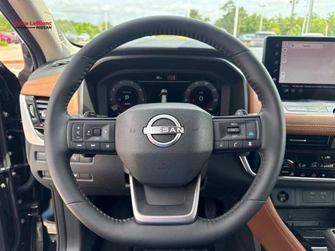 Used 2026 Nissan Rogue Platinum w/ Platinum Premium Package AWD/4WD image 22