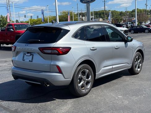 Used 2024 Ford Escape ST-Line w/ Tech Pack #1 AWD/4WD image 4