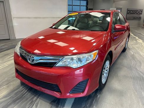 Used 2014 Toyota Camry LE FWD image 3