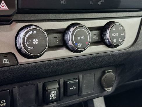 Used 2020 Toyota Tacoma SR5 image 15