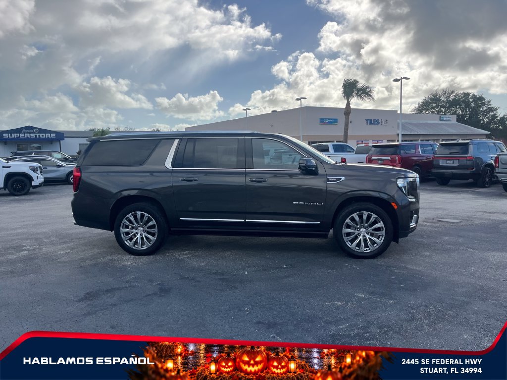 Used 2021 GMC Yukon XL Denali w/ Denali Premium Package AWD/4WD image 4