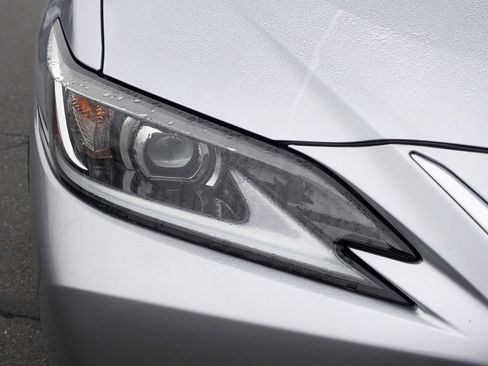 Used 2022 Lexus ES 350 image 3