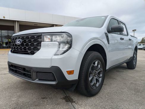 Used 2025 Ford Maverick XLT w/ Equipment Group 302A image 8