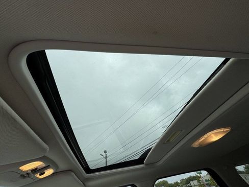 Used 2010 Mercury Mariner Premier image 21