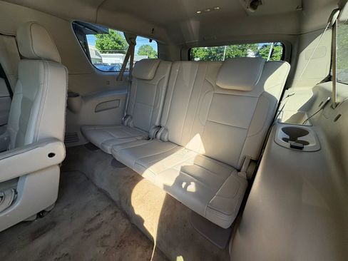 Used 2015 GMC Yukon XL Denali w/ Touring Package AWD/4WD image 16