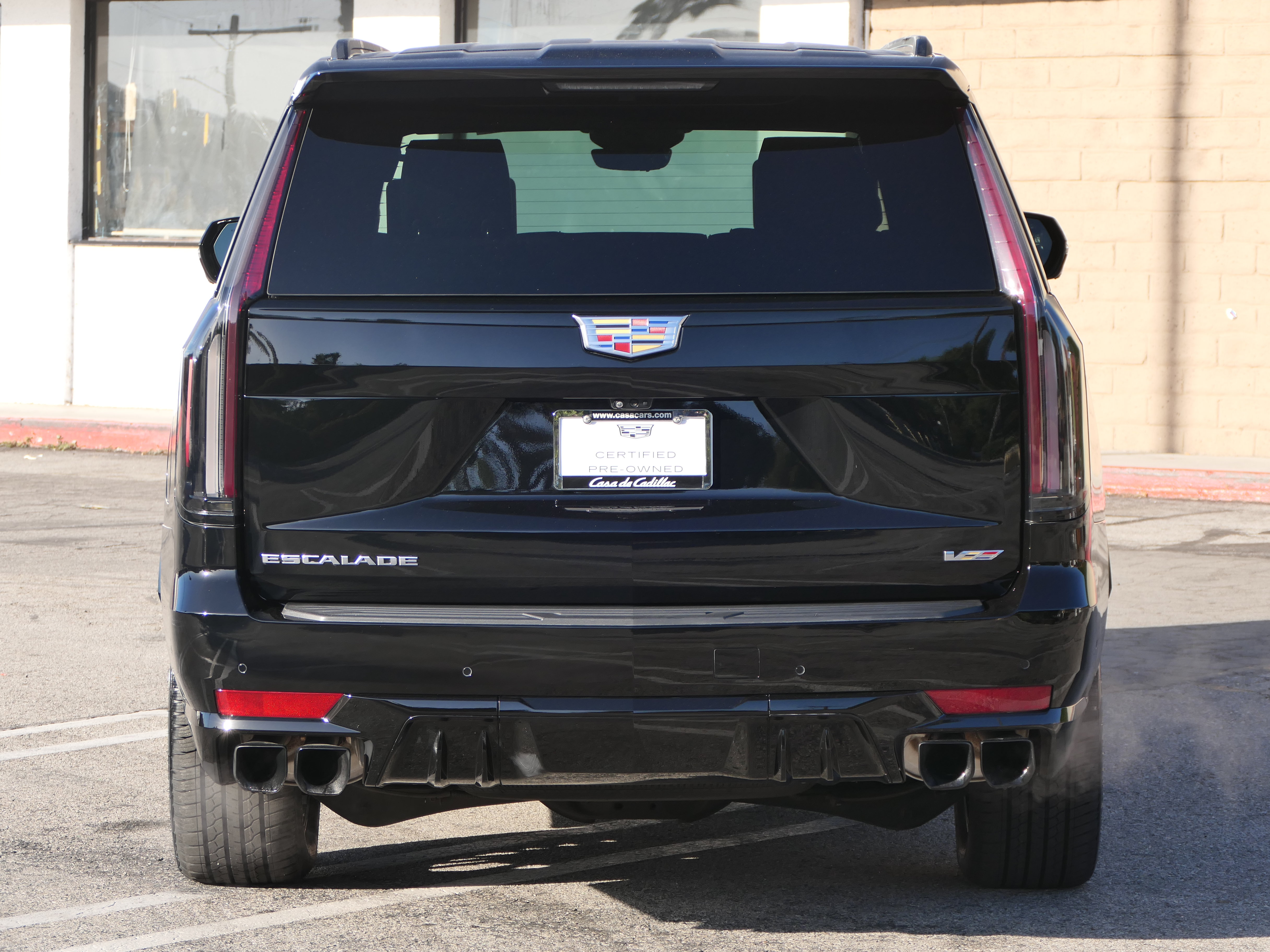 Used 2023 Cadillac Escalade ESV V AWD/4WD image 4