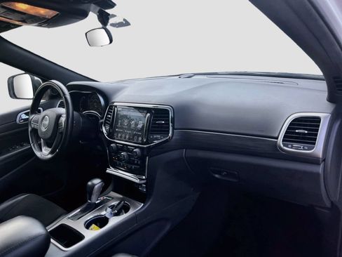 Used 2021 Jeep Grand Cherokee Laredo X AWD/4WD image 29