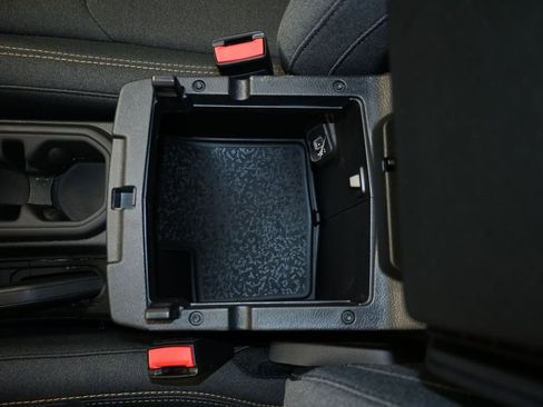 Used 2025 Jeep Wrangler Unlimited Sport AWD/4WD image 19